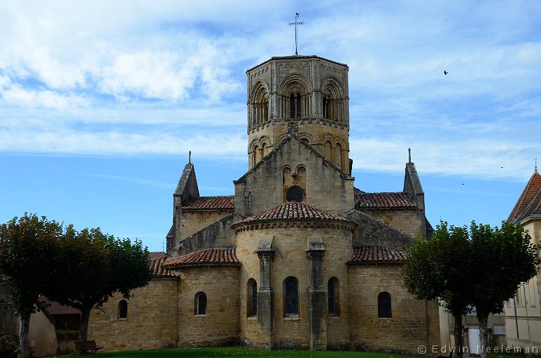 ENE-20131020-0645.jpg - [nl] Romaanse kerk 'Collégiale Saint-Hilaire', Semur-en-Brionnais (Frankrijk)[en] Roman church 'Collégiale Saint-Hilaire', Semur-en-Brionnais (France)